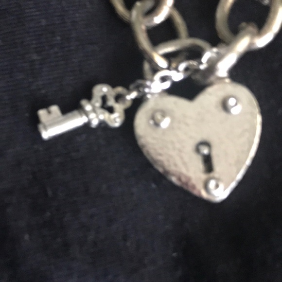 Silver chain heart bracelet - Picture 4 of 5